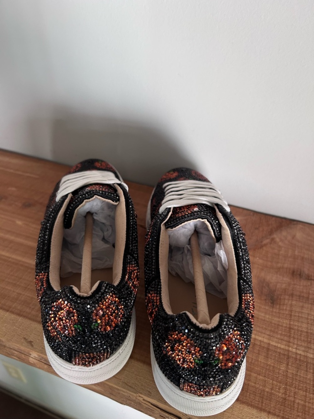 NIB Betsey Johnson Sidny Pumpkin Sneakers - Picture 9 of 12